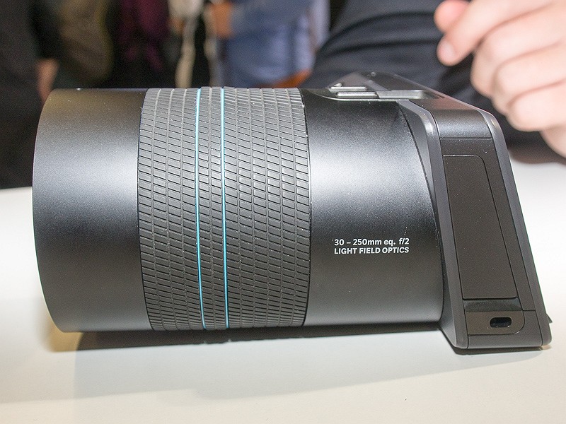 台形のボディデザインも特徴的