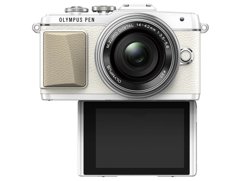 液晶モニターがこうやって下向きに開くのがE-PL7の特徴。自分撮りがしやすいのです。