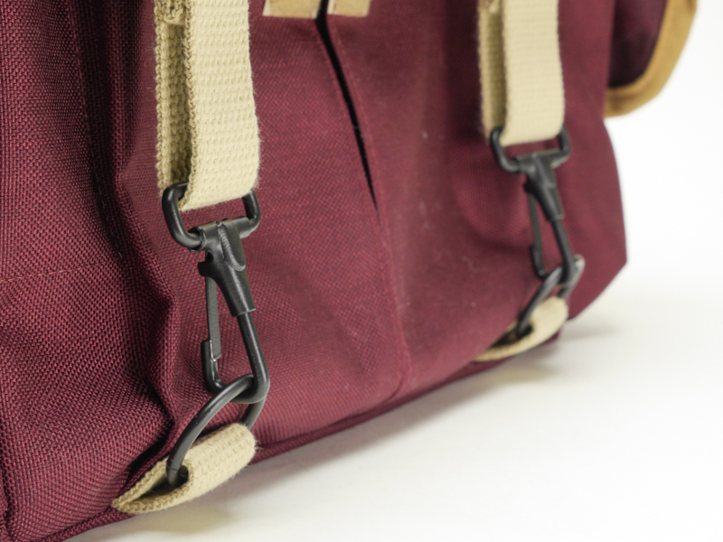 フタの固定は伝統の金具式を採用