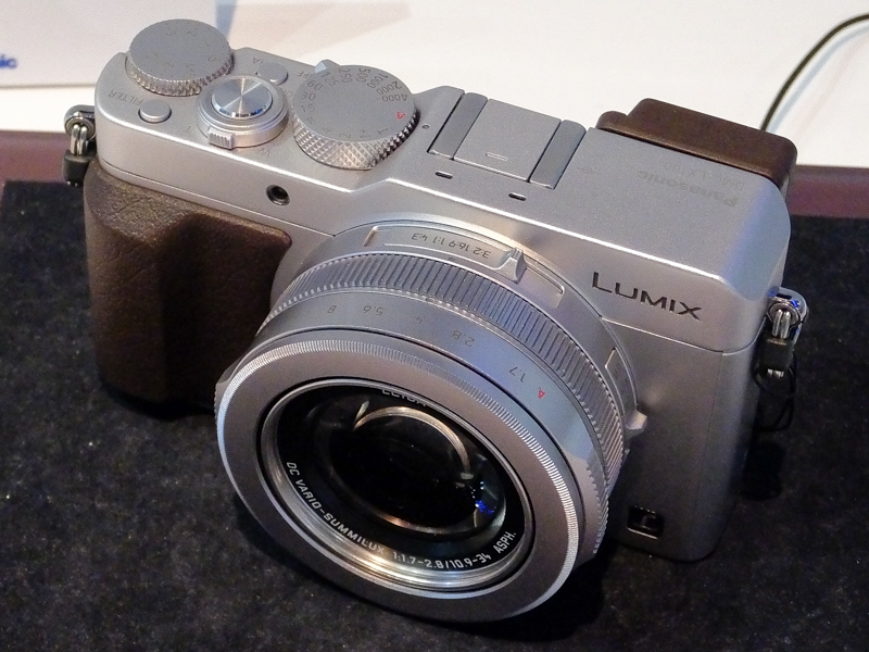カメラの新製品としてはLUMIX DMC-LX100などを展示