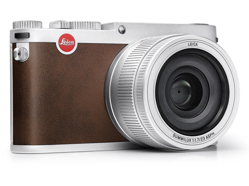 参考：ライカX（シルバー）。ほかにブラックもある