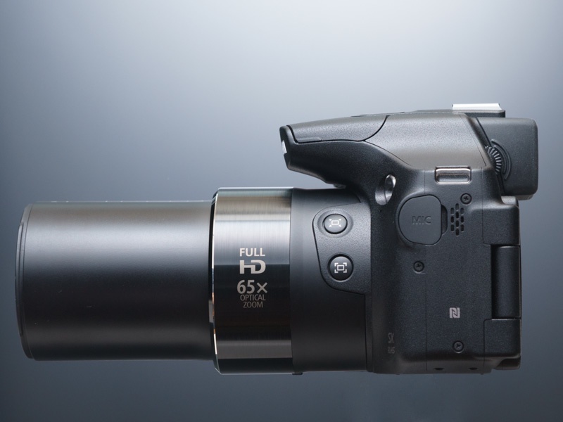 1,365mm相当になる望遠端の状態。