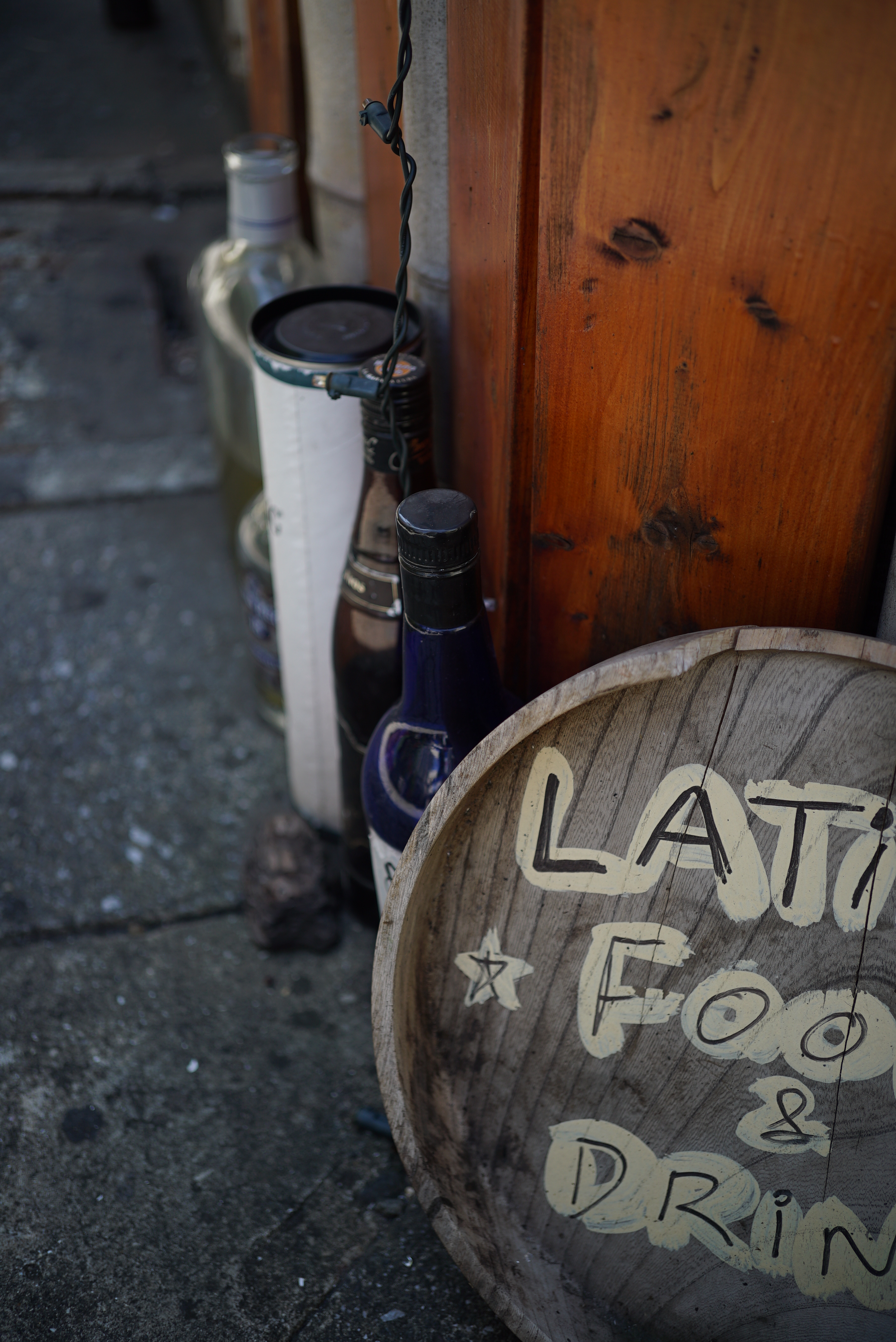 光の射し込まないシーンでも、申し分ないコントラストの高さだ。α7S / 1/320秒 / F2.8 / -0.7EV / ISO100 / 40mm