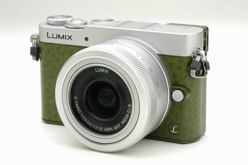 レンズキットとして設定されている沈胴式標準ズームレンズ、LUMIX G VARIO 12-32mm/F3.5-5.6 ASPH./MEGA O.I.S.との組み合わせ例