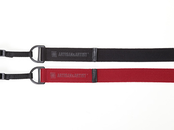 上からブラック、レッド