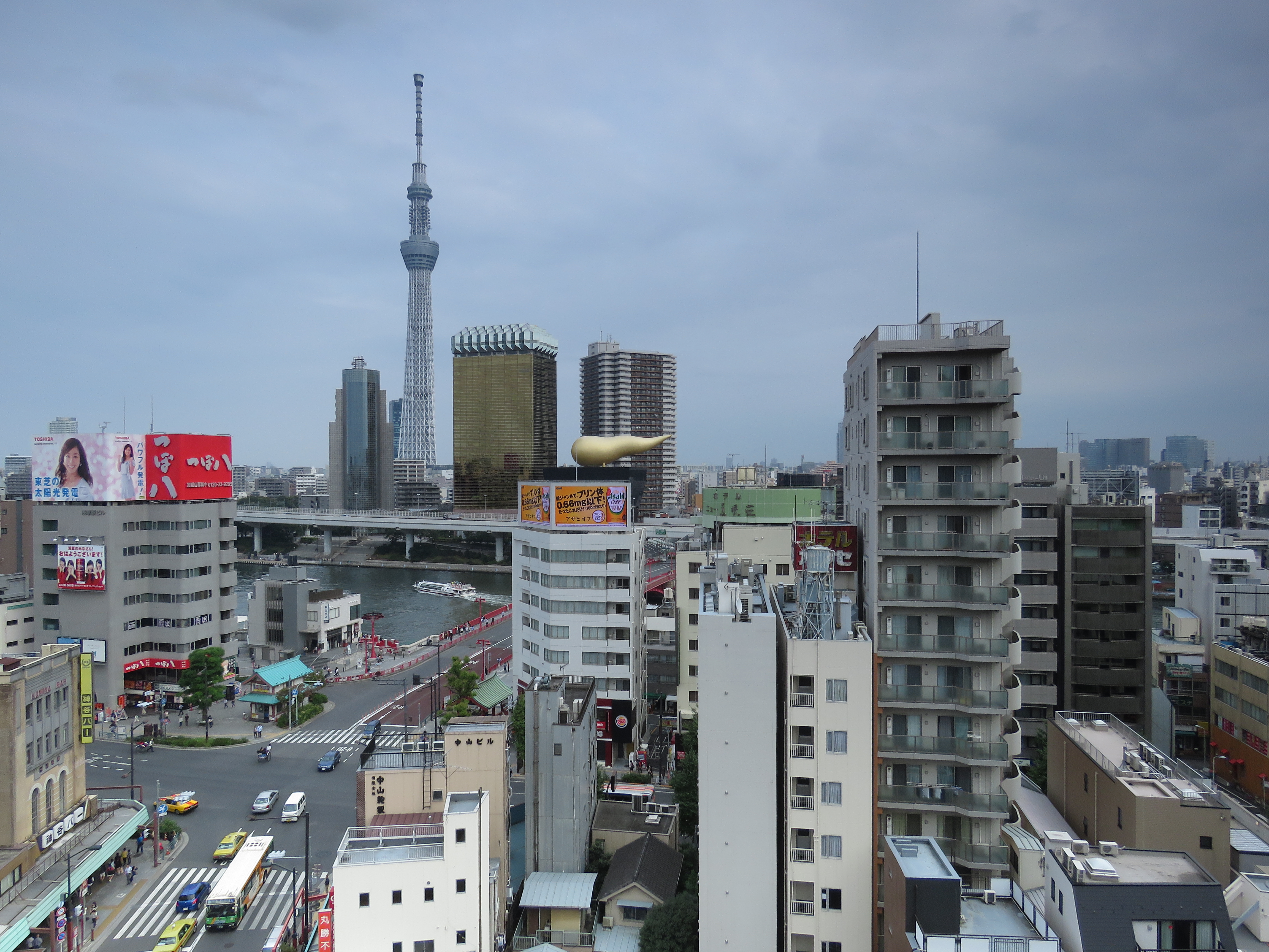 広角端（21mm相当）