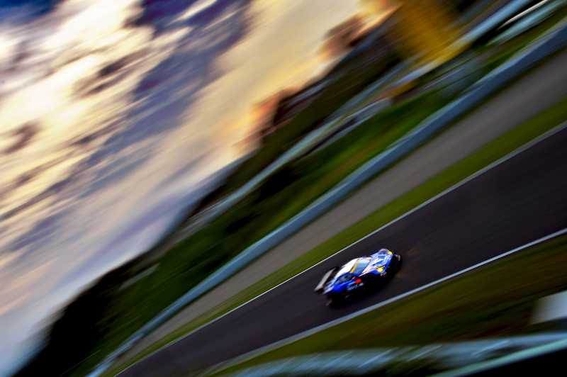 keisuke-T@chi氏。撮影者コメント：レース終盤、赤く染まり始めた空とBRZを表現しました。