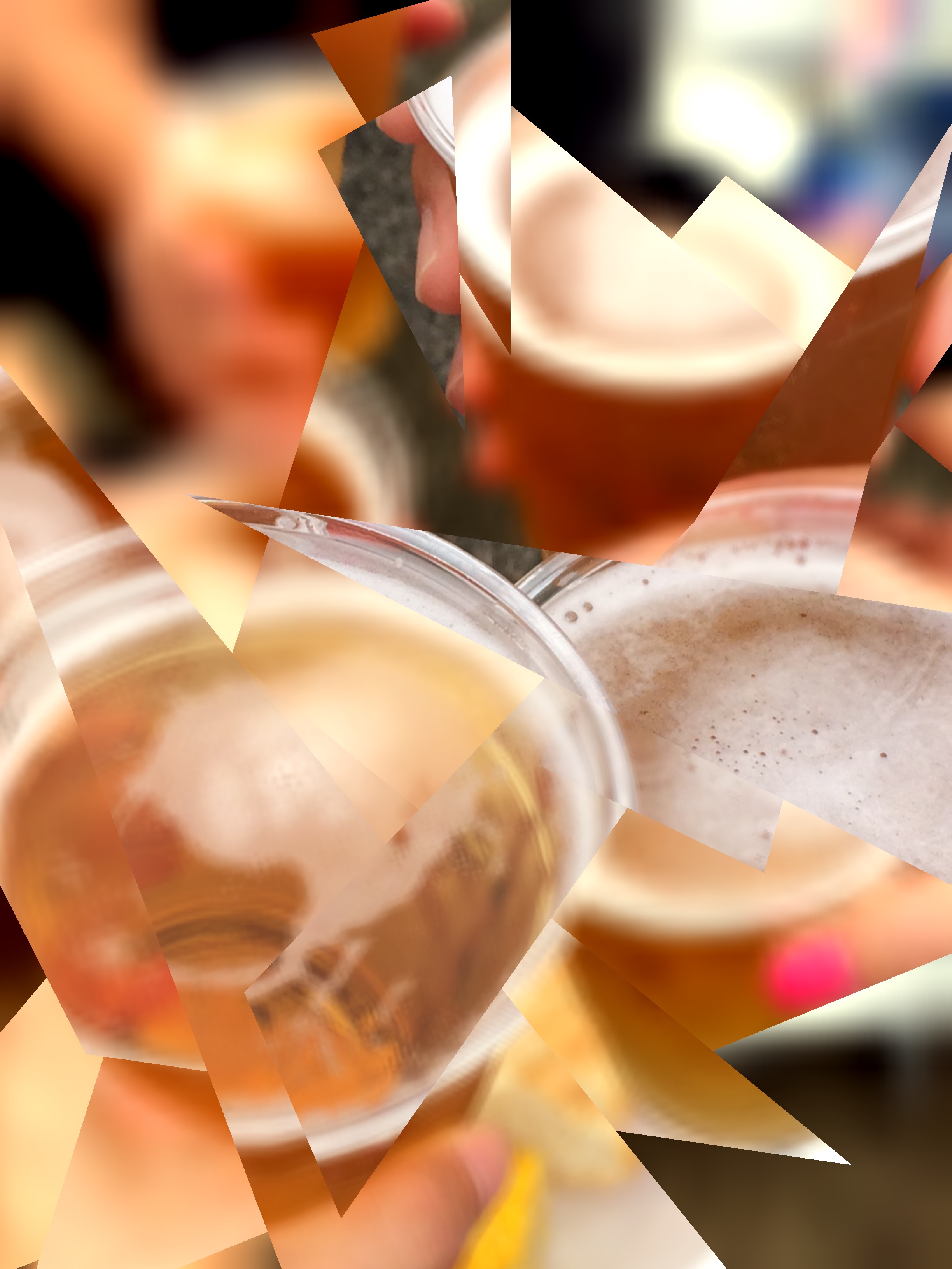 画面いっぱいにプリズムを配置。乾杯してるのに仲間割れみたいになっちゃいましたけど（笑）