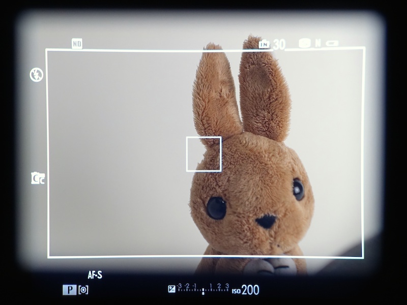 OVF。MF時にはリアルタイムでパララックスが補正されるようになった