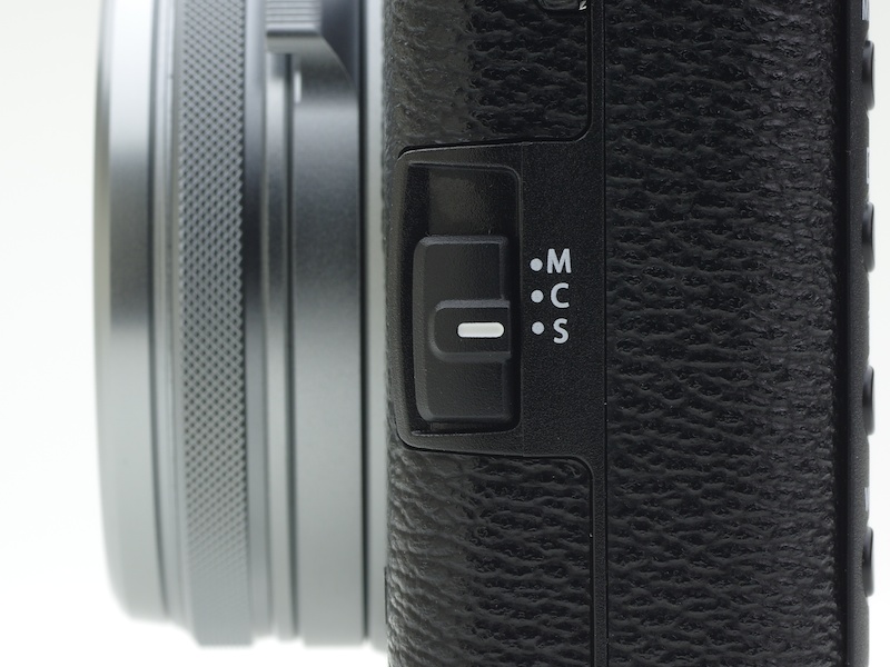 フォーカスモード切替レバー。クリック感が向上した