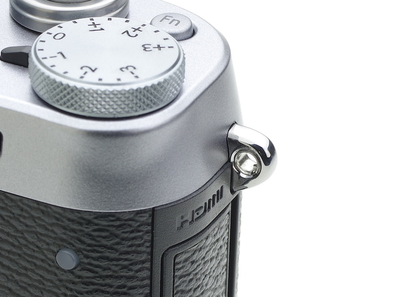 ストラップ取り付け部