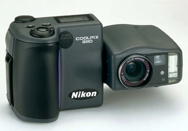 ニコンCOOLPIX 990
