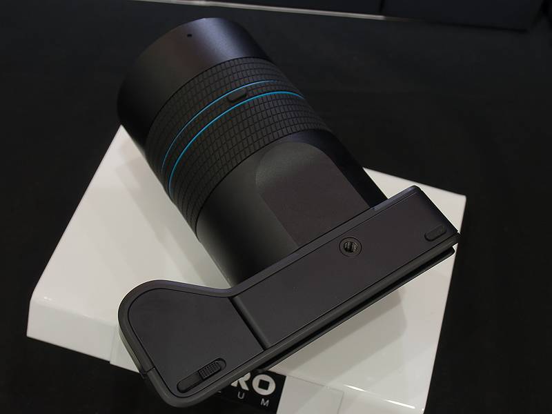 底部には三脚穴