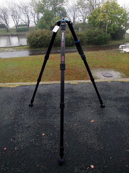 「C5790TN」のスペックは、全伸高2075mm（5段）、最低高715mm、自重3.69kg、耐荷重32kg