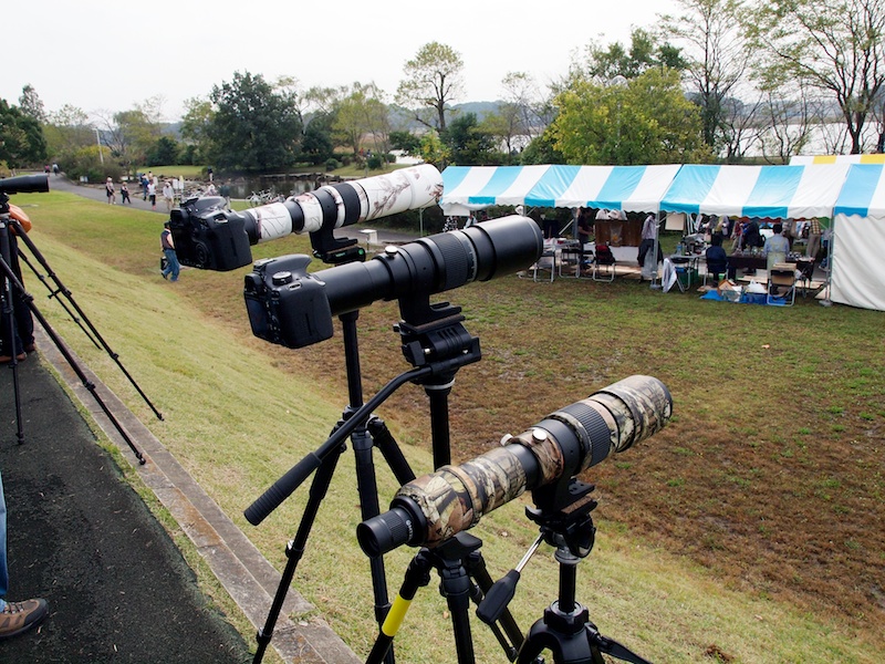 「MILTOL 400mm F6.7 EDレンズ」は、レンズマウント、アイピースなどのシステムが異なる交換レンズ、テレスコープ、フィールドスコープという3タイプで展開している