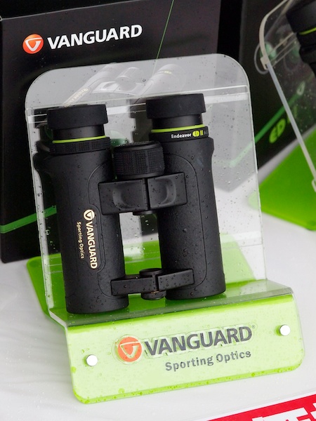 8倍32mm径の「Endeavor EDII 8320」