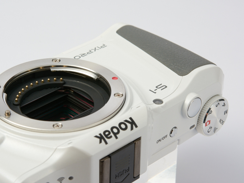 グリップ部分は盛り上がっておりホールドしやすい。