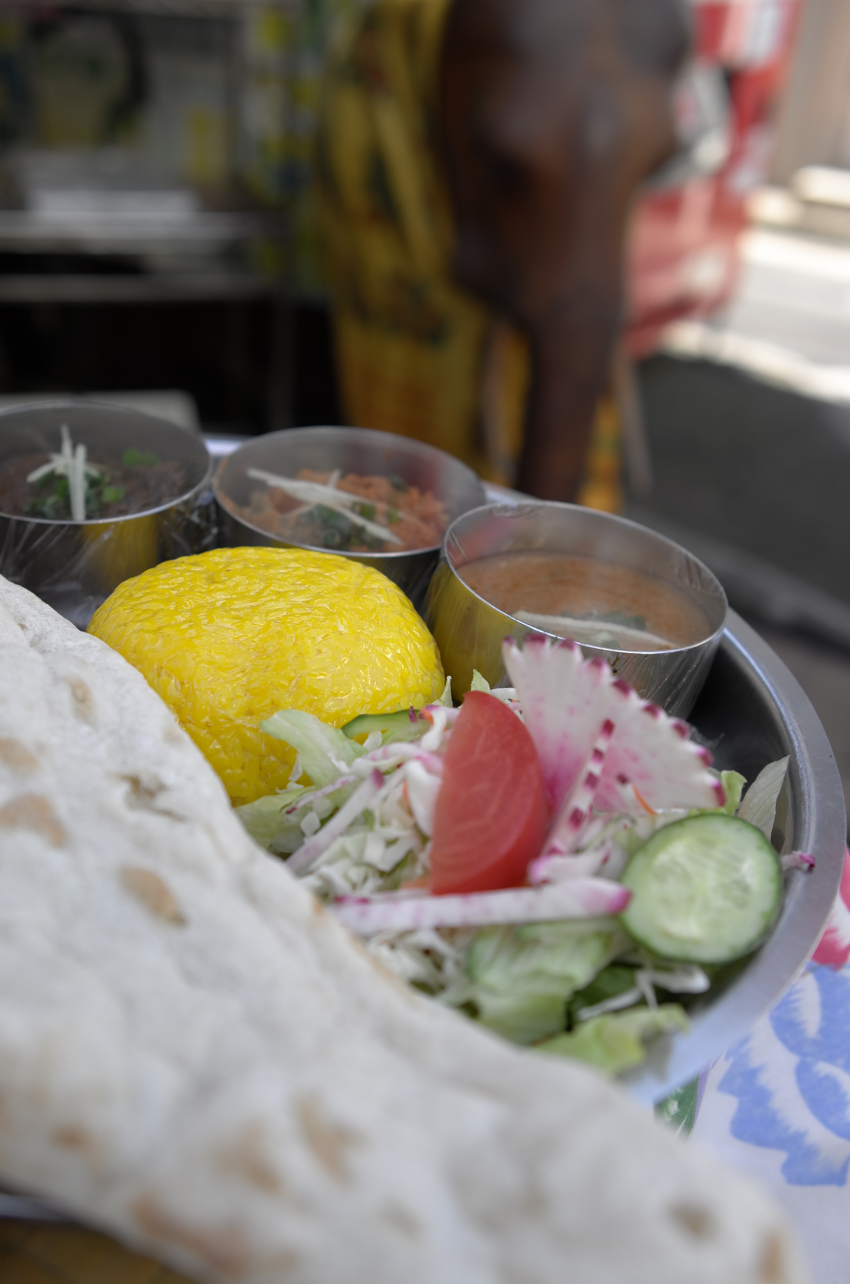 インド料理店のサンプルに、SUMMICRON-T f2/23mm ASPH.で思い切って近づいた。AFは特筆するほど速いわけではないが、日常の光景を撮るには不満を感じない。SUMMICRON-T f2/23mm ASPH. / ISO100 / F2.8 / 1/200秒 / ±0EV / 23mm