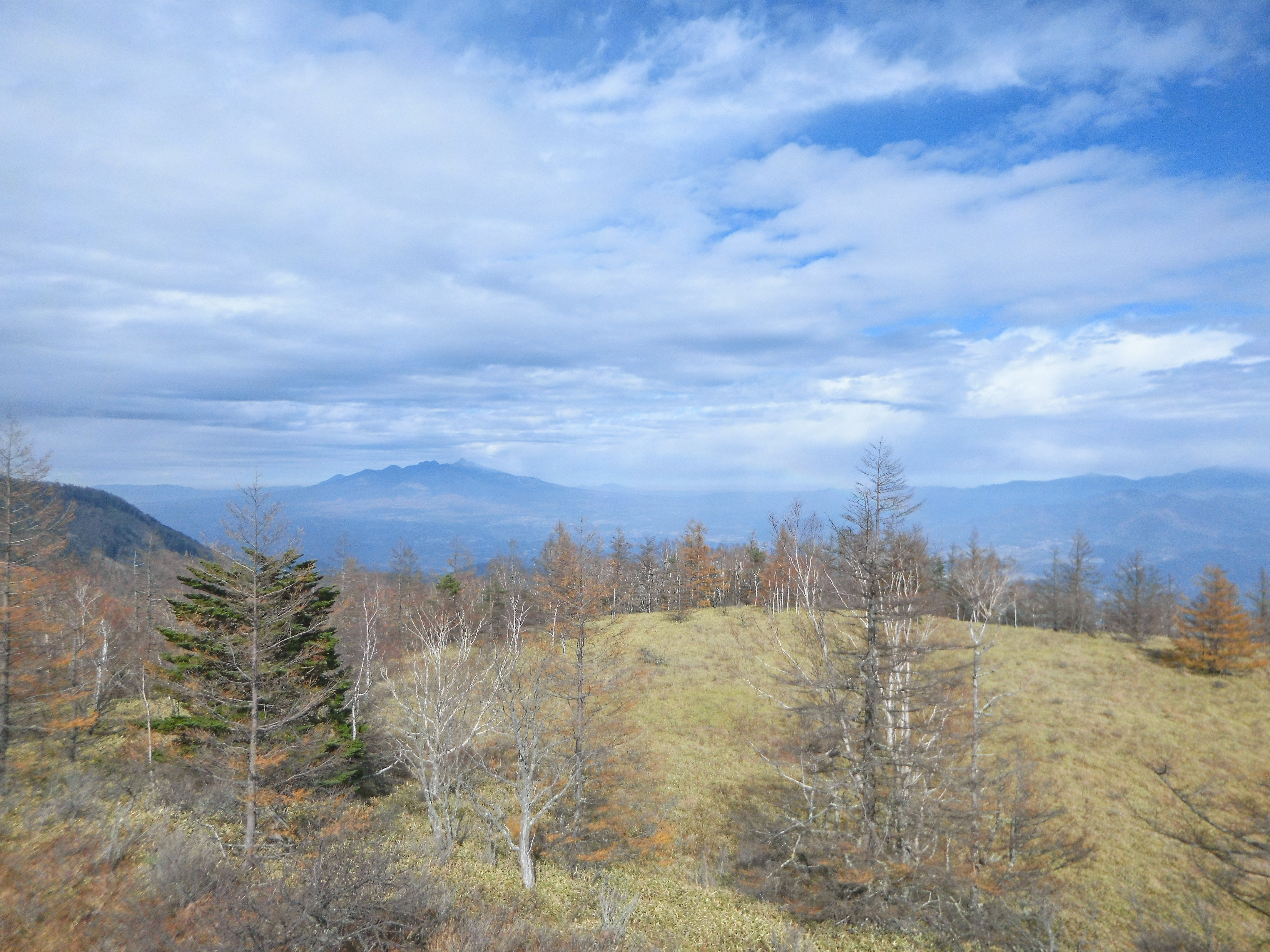15mほどに上げると映像は途切れたが、リンクは保たれているので、撮影は可能。木立の向こうに八ヶ岳の全貌が写った。今度は八ヶ岳にも行ってみよう。