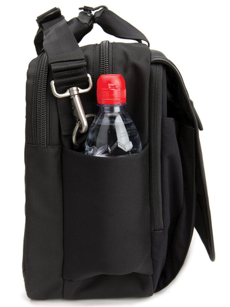 側面のペットボトルホルダー