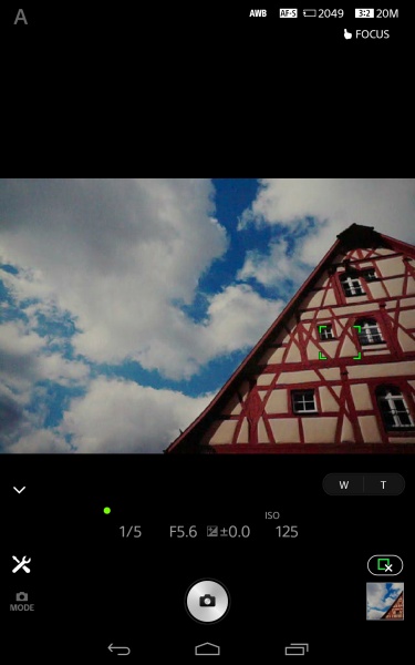 タッチAF選択時。このときシャッター速度などはグレーアウトで、変更不可になる。（画面と表示は実際と異なります）