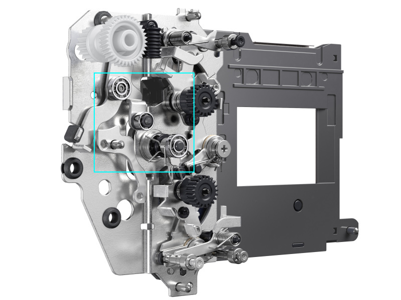 <strong class="">ボールベアリングを採用したシャッター機構</strong><br class="">シャッターユニット内に4個のベアリングを採用し、少ない力でなめらかに動くようにすると同時に耐久性の向上も図っている
