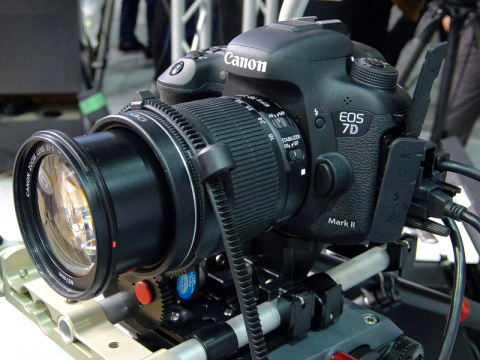 EOS 7D Mark IIやEF 100-400mm F4.5-5.6 L IS II USMがInter BEEで展示