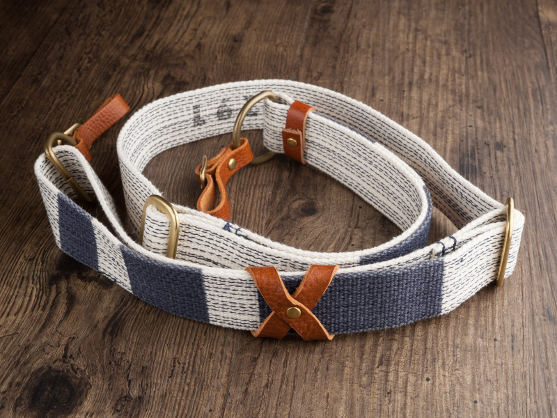 0291ファクトリーのネイビーラインは7,300円。取り付け部はナイロンに変更することも可能だ