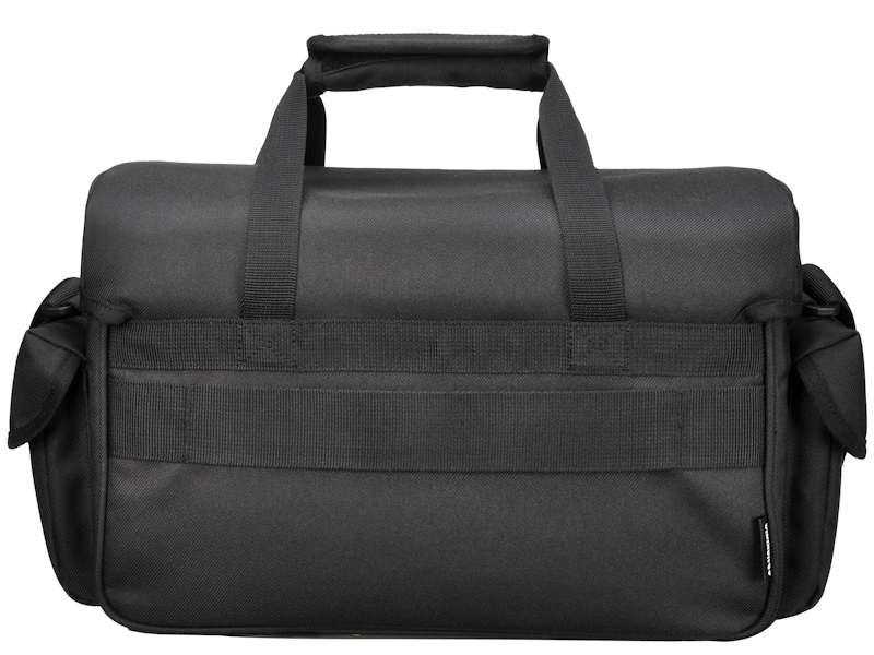 背面にはハンドルホルダーを設けた