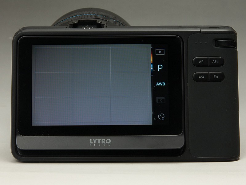 深度アシストバーとインフォメーションバーを隠して画面を広く使うことも可能