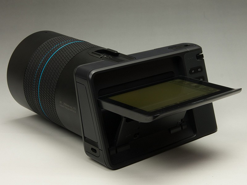 そこから水平まで可動する