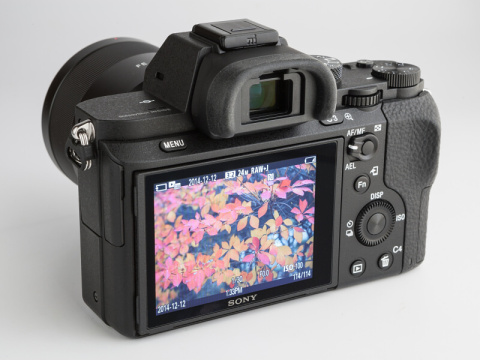 Sony α7 II デジタル一眼レフカメラ α7 II | デジタル一眼カメラα（アルファ） | ソニー