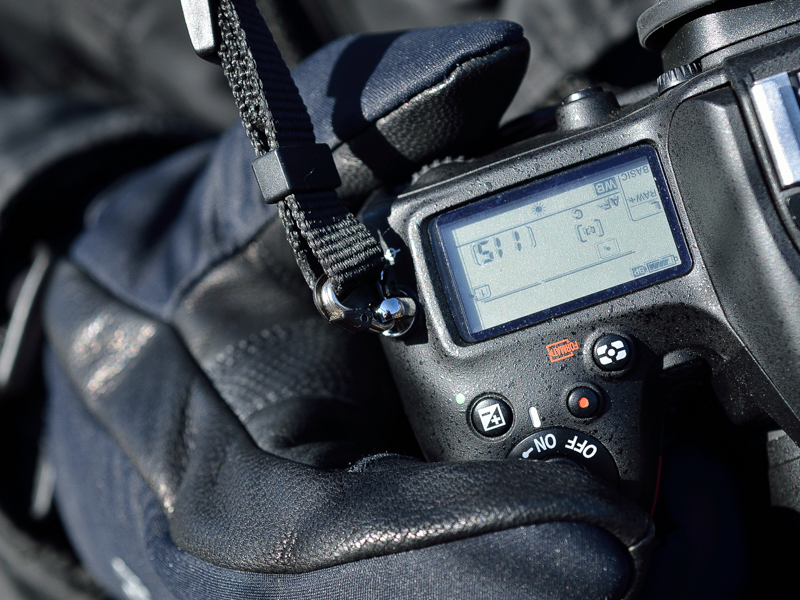 好みに応じて、指先を出して操作するといいだろう