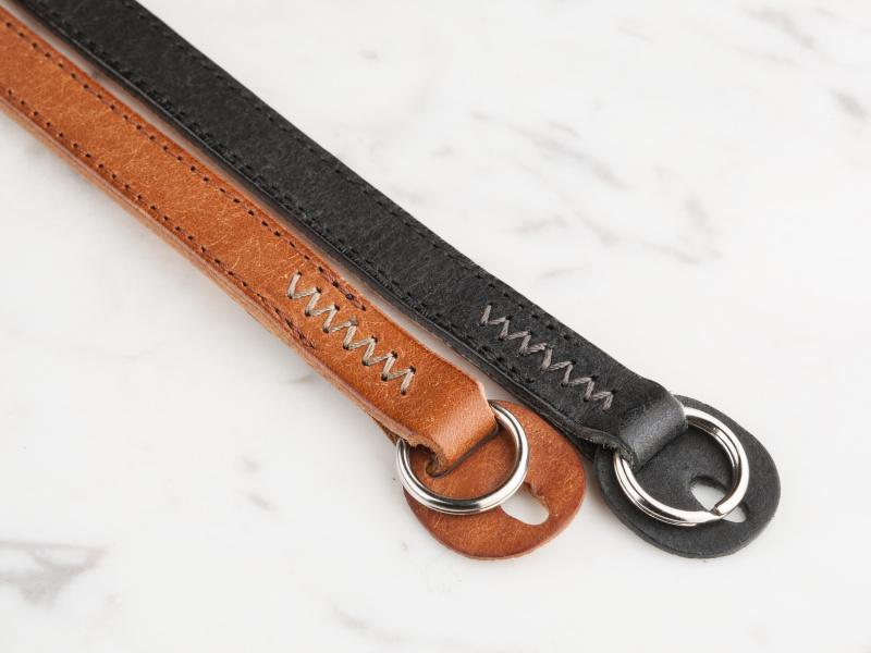 カラーバリエーションはブラウン、ブラック、インディゴ、オリーブ、チョコレートの5色展開だ