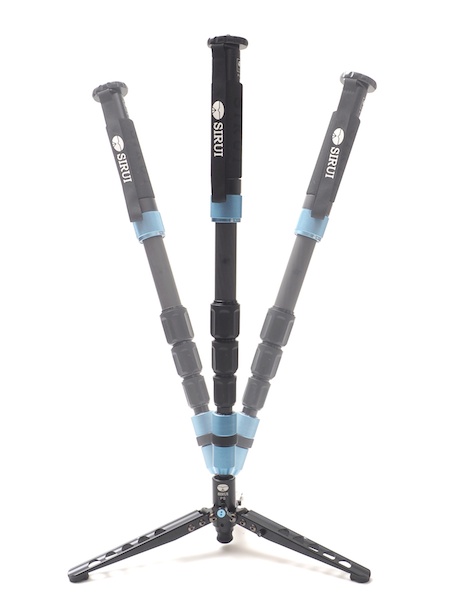 ポールジョイントが装備されるため20度の範囲で傾けることができる。ポールジョイントは強度の調整とロックができる。