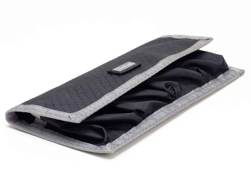 いずれも使用しないときは薄くたためるのも良い