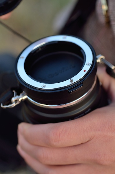 レンズホルダーのボディキャップを外す。