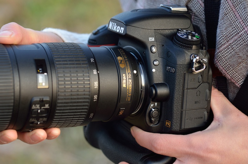 カメラに装着。