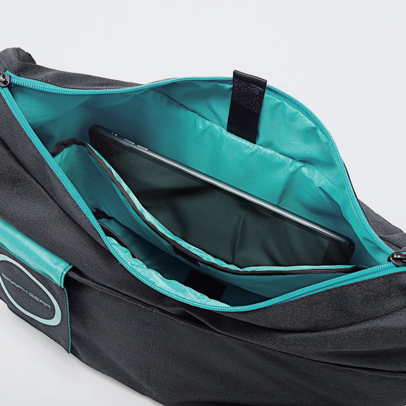 10インチまでのタブレット端末を収納可能