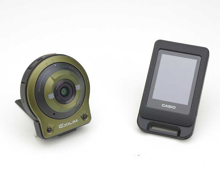 カメラ部、コントローラー部分離型。はっちゃけた企画はさすがカシオ。（<a href="http://dc.watch.impress.co.jp/docs/news/20140826_663536.html" class="n" target="_blank">EXILIM EX-FR10</a>）