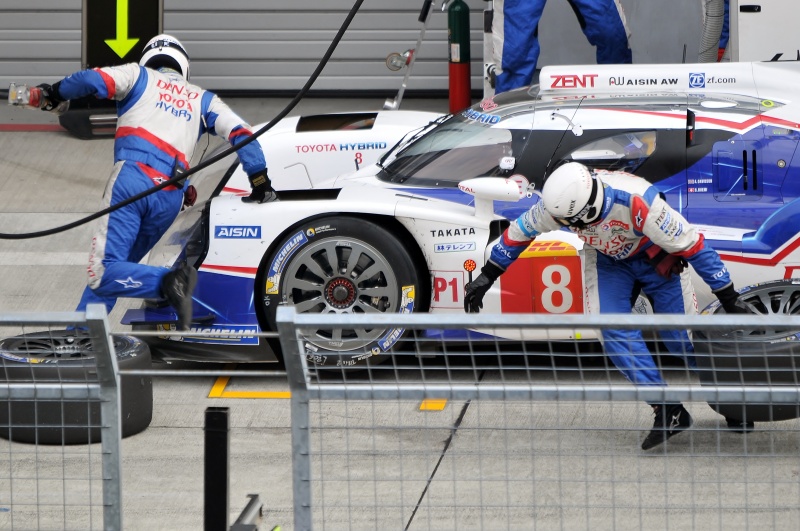 みい〜くん氏。レースカーの速さを影で支えるタイヤとメカニック