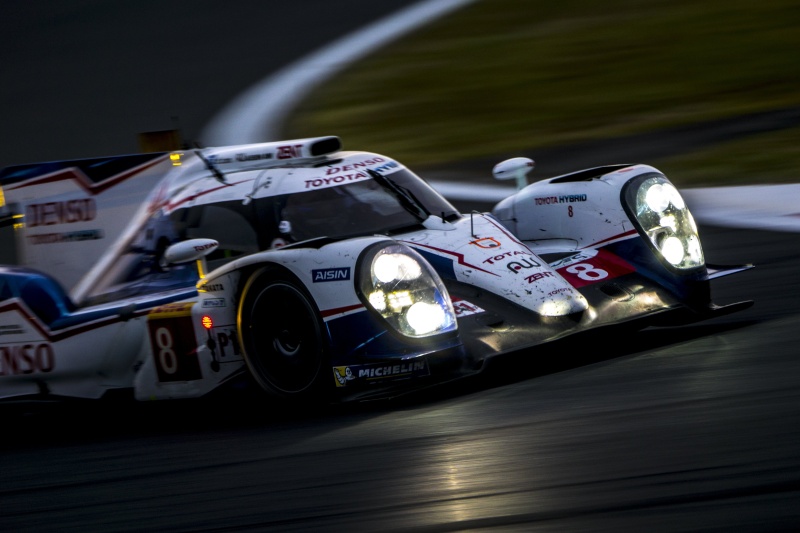 つばさ18号氏。これだけ明るいライトだと迫力があります