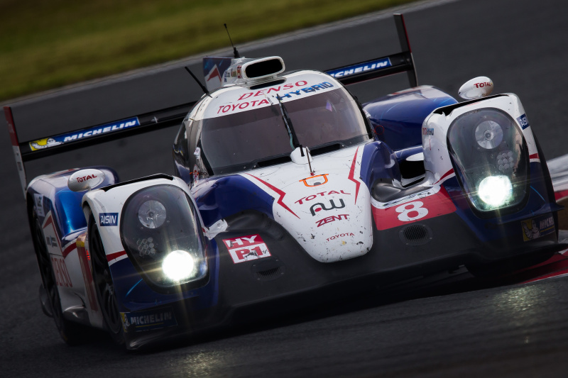 group_c氏。レース終盤耐久らしく汚れた車体でTOP快走の8号車