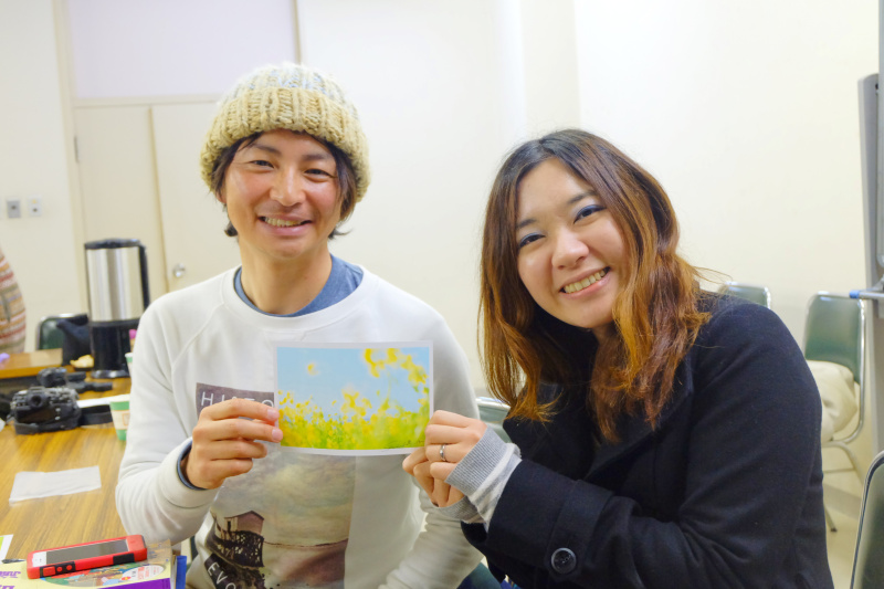 最後はむらい先生と一緒に記念撮影タイム。みなさん「楽しかったです」「また参加したいです」と、むらい先生に感想を伝えていました。