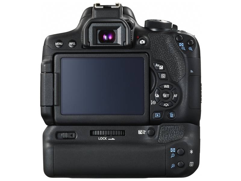 バッテリーグリップBG-E18（税別1万4,000円）を装着