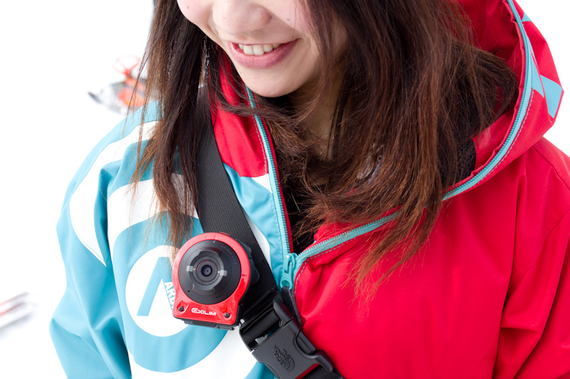 クリップ型のEAM-2でストラップに装着したところ