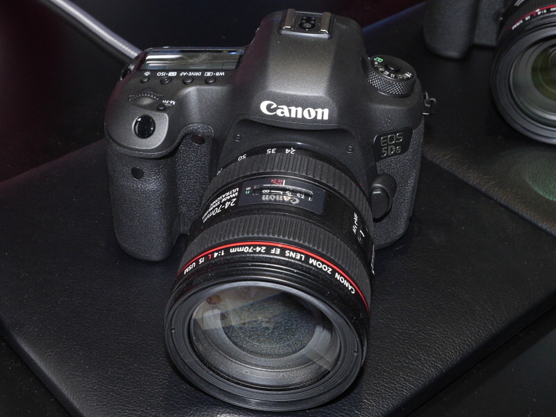 キヤノンは5,060万画素の「EOS 5Ds」を展示