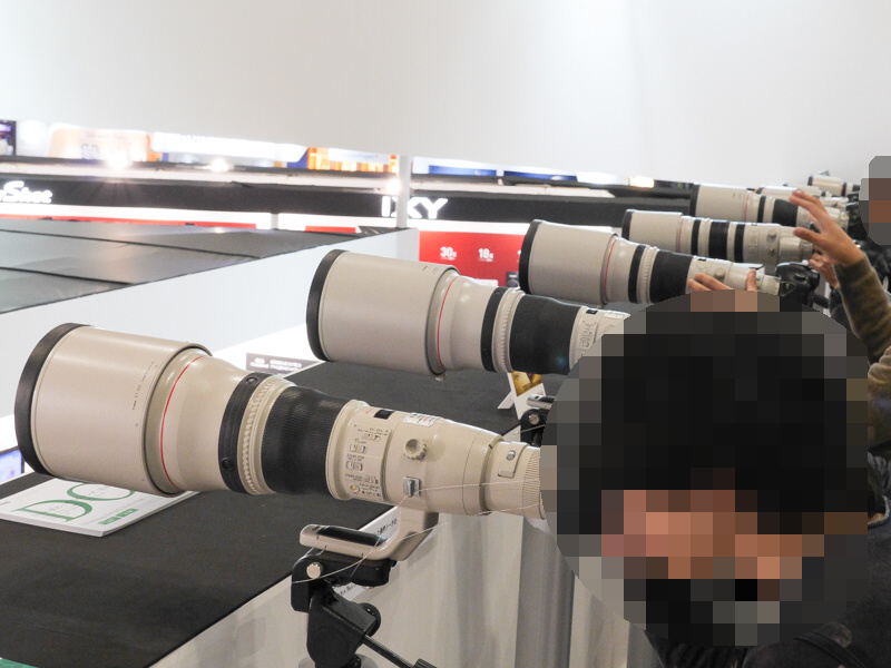 恒例の超望遠レンズ体験コーナーも