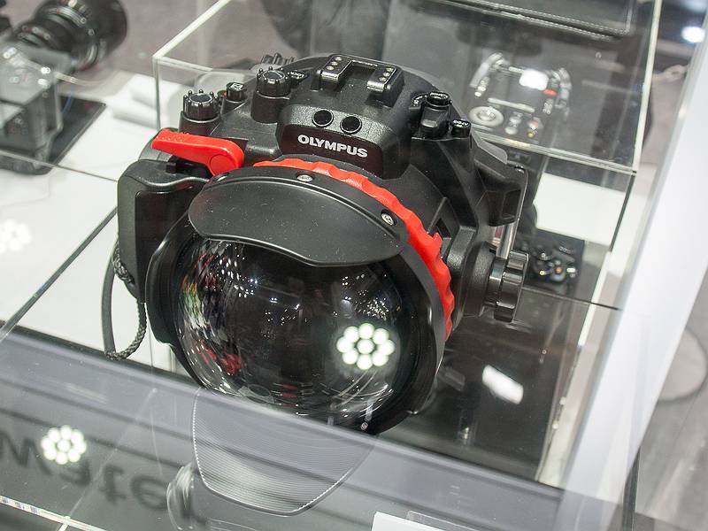 M.ZUIKO DIGITAL ED 8mm F1.8 Fisheye PRO用防水レンズポート