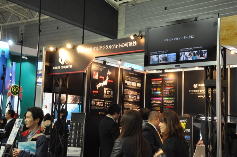 オープン初日の午前中にもかかわらず、ブースには多くの方が訪れていた